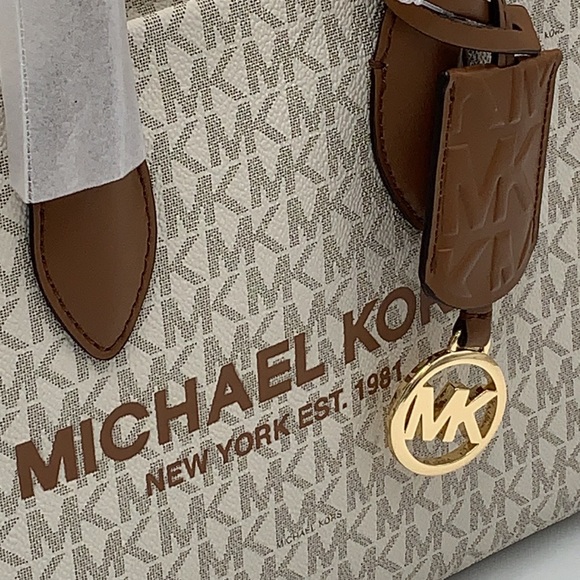 🔥Offer of the day! Michael Kors Mirella Small Crossbody Tote Bag VANILLA SIGNT - Picture 13 of 15